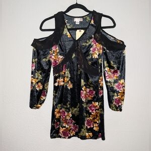 New Zoe & Rose Womens Black Whimsigoth Floral Velvet Cold Shoulder Top L NWT